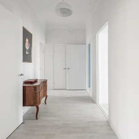 Deluxe City Home Apartment *